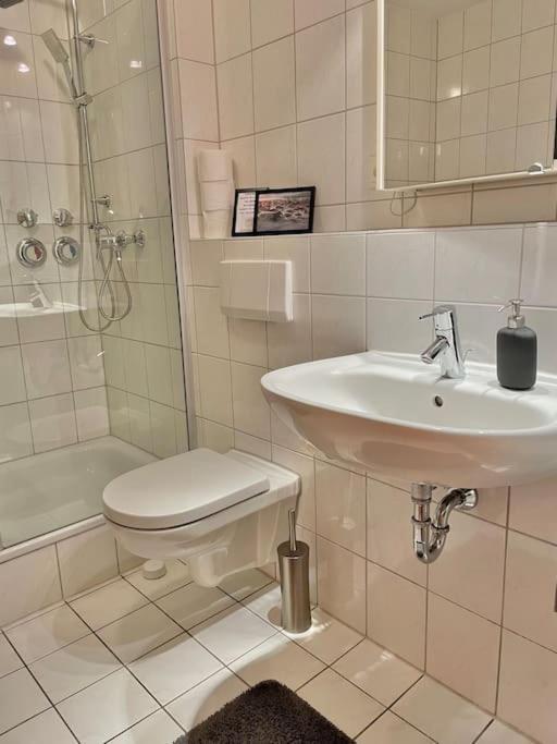 Gemuetliche Wohnung In Бад-Хомбург-фор-дер-Хёэ Экстерьер фото